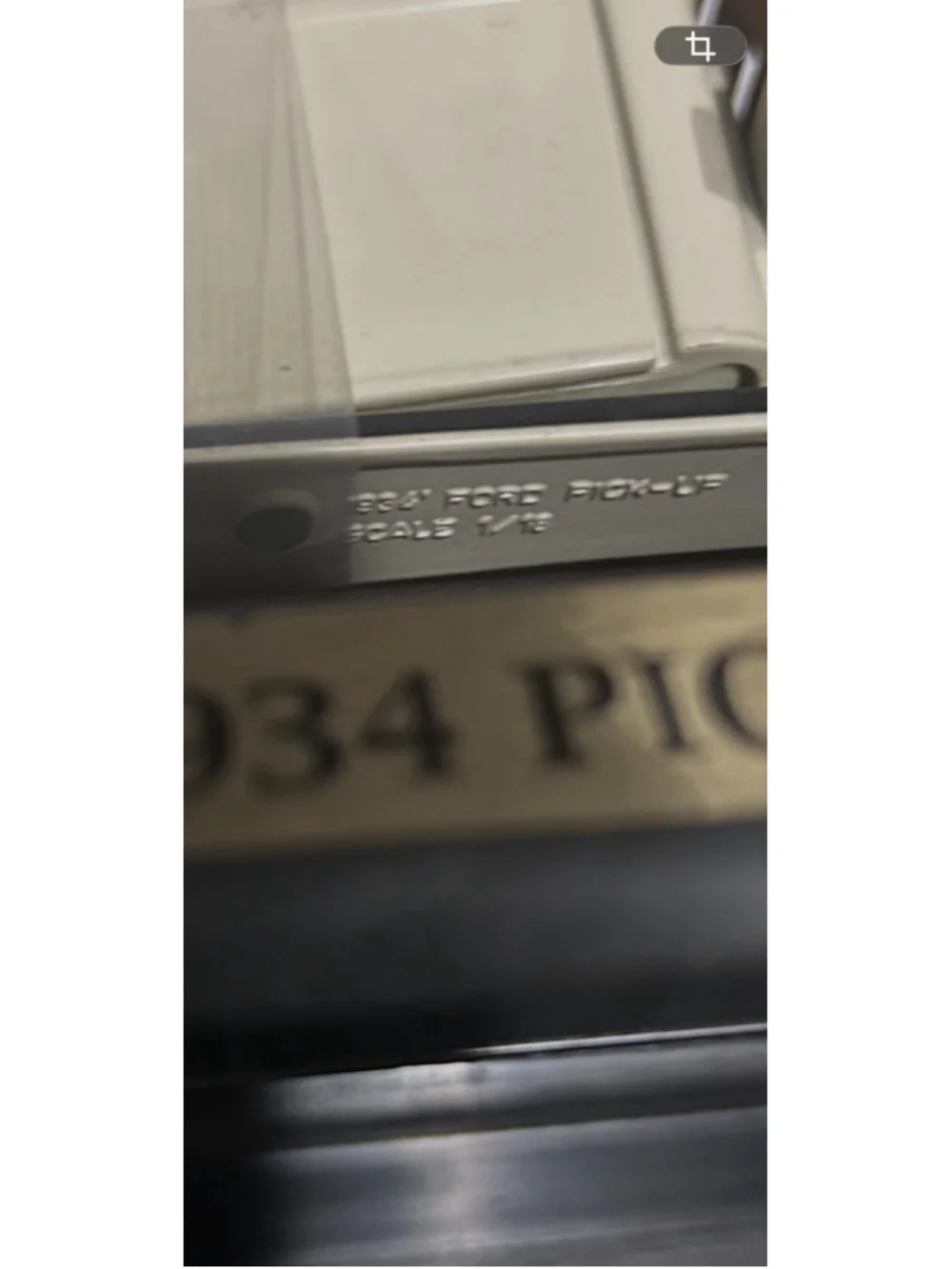 Road Legends 1934 Ford Pick-Up model truck on display plate 1/18!scale